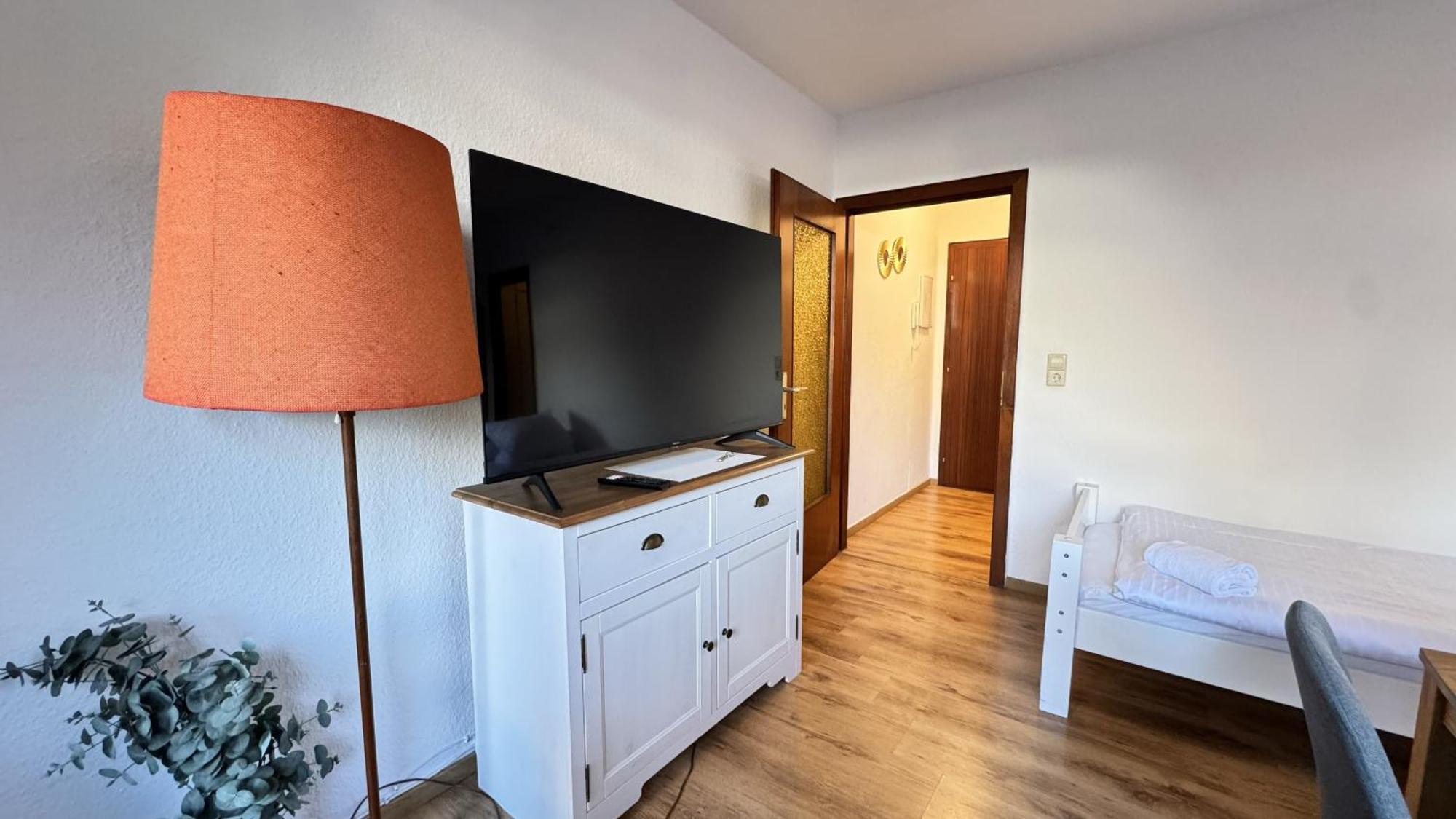 Studio-Apartments Fuer Monteure & Businessgaeste Zentral In Neumuenster Luaran gambar